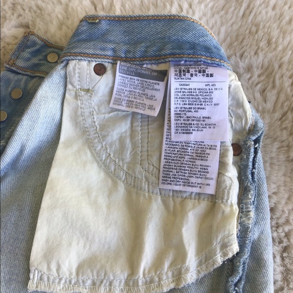 Levi’s wedgie fit high rise ripped cutoff shorts - Picture 7 of 16